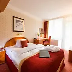 Отель Salzburger Hof 4*
