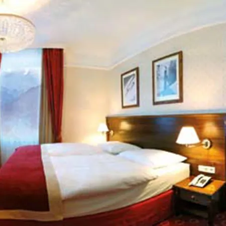Отель Salzburger Hof 4*