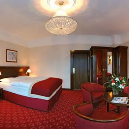 Отель Salzburger Hof 4*