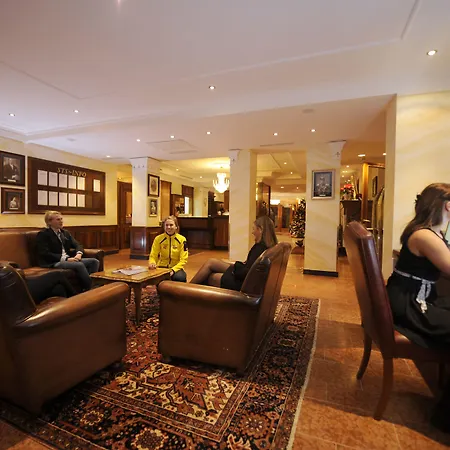 Отель Salzburger Hof 4*