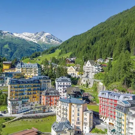 Отель Salzburger Hof 4*