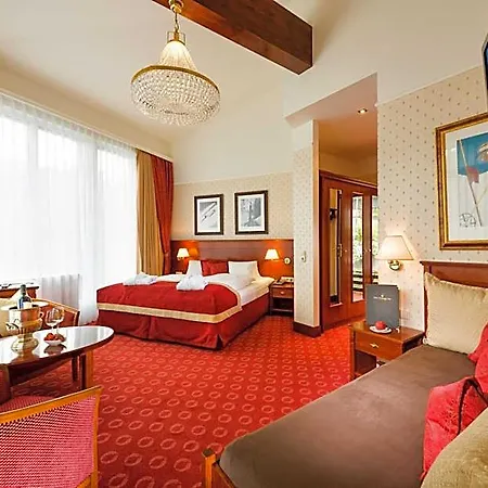 Salzburger Hof Отель 4*
