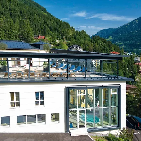 Salzburger Hof Отель 4*